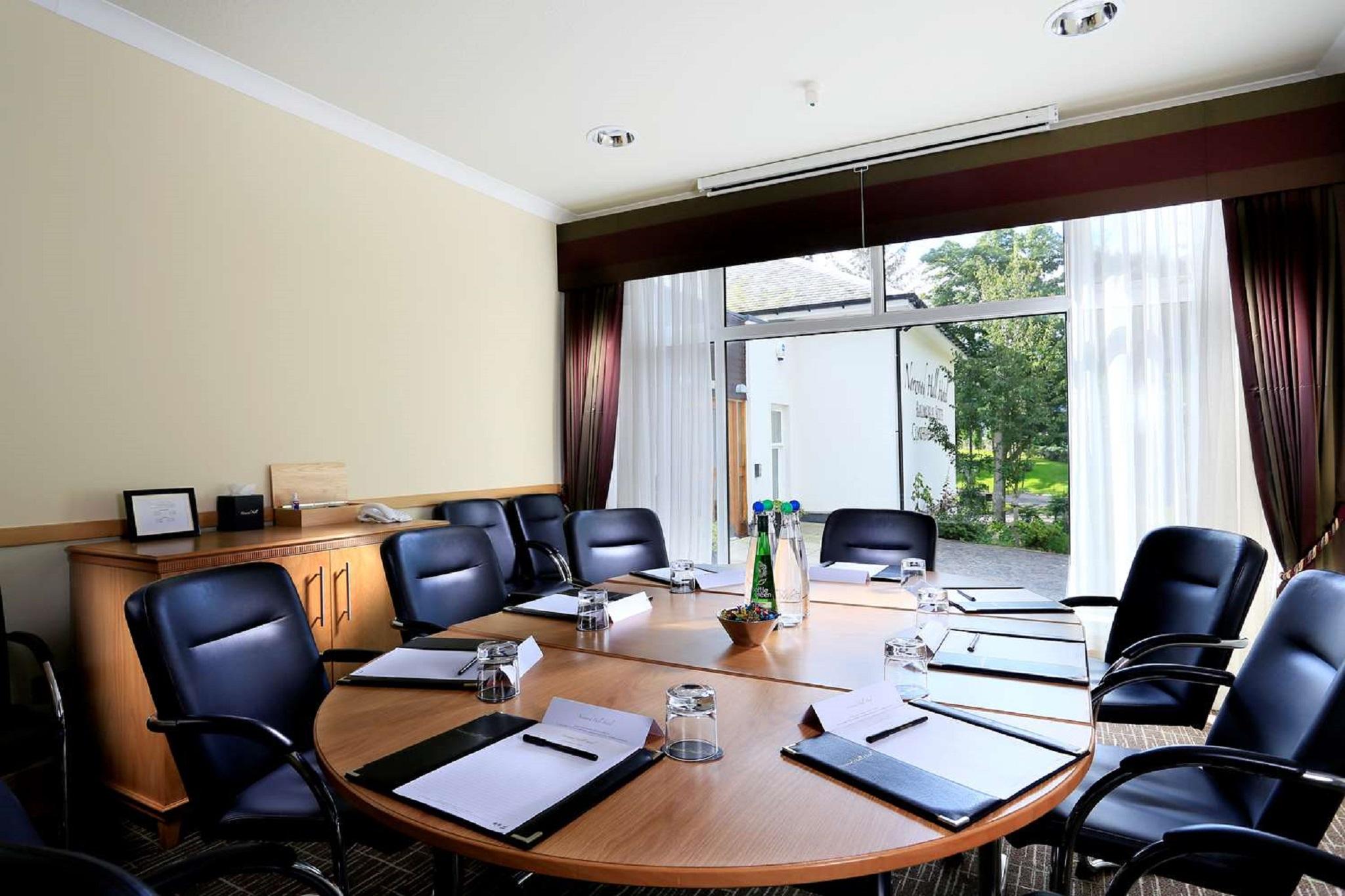 Macdonald Norwood Hall Hotel Aberdeen Extérieur photo